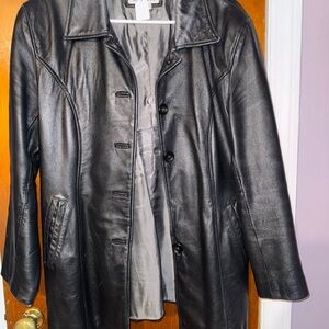 Elegant Black Leather Women's Jacket